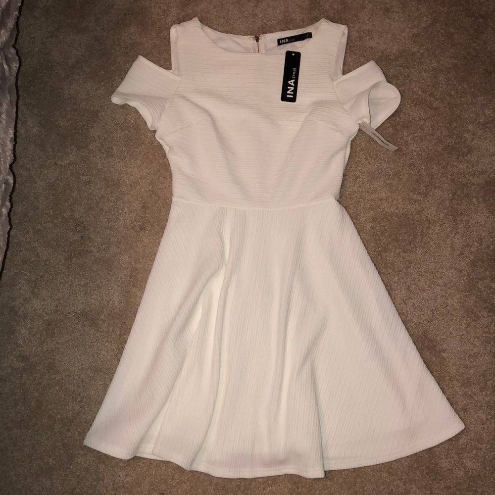 NWTs!!! Ina white short dress w/cold shoulders